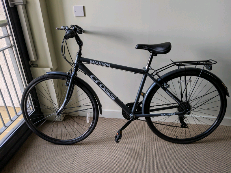 cross malvern 28 inch 700c rigid male hybrid bike